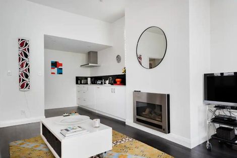 Photo of property in 76 Elizabeth Street, Mount Victoria, Wellington, 6011