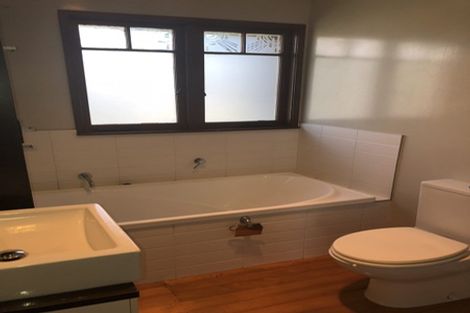 Photo of property in 1/51 Deep Creek Road, Waiake, Auckland, 0630