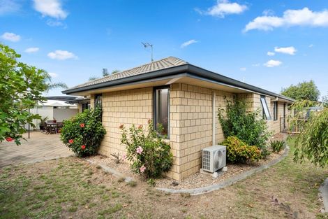 Photo of property in 18 Gibson Place, Papamoa Beach, Papamoa, 3118