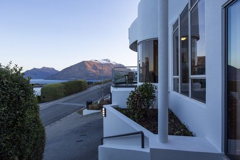 Photo of property in 11 Peregrine Place, Queenstown, 9300