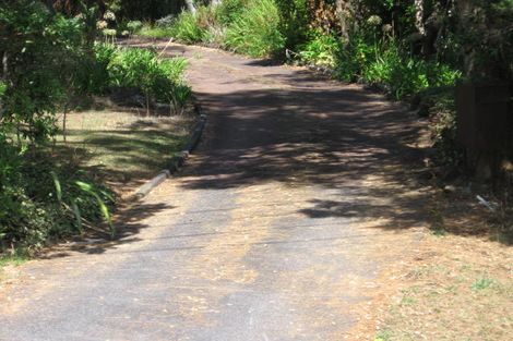 Photo of property in 174 Cliff View Drive, Green Bay, Auckland, 0604