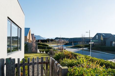 Photo of property in 39 Obelisk Street, Wanaka, 9305