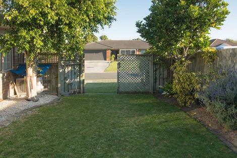 Photo of property in 6 Poinsettia Place, Mount Maunganui, 3116