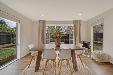 Photo of property in 2/69 Bowenvale Avenue, Cashmere, Christchurch, 8022