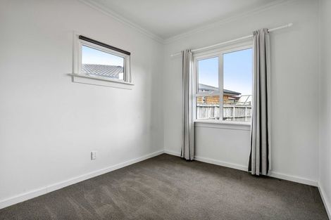 Photo of property in 7 Tarahua Road, Vogeltown, New Plymouth, 4310