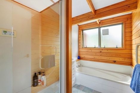 Photo of property in 37 Merehai Place, Snells Beach, 0920