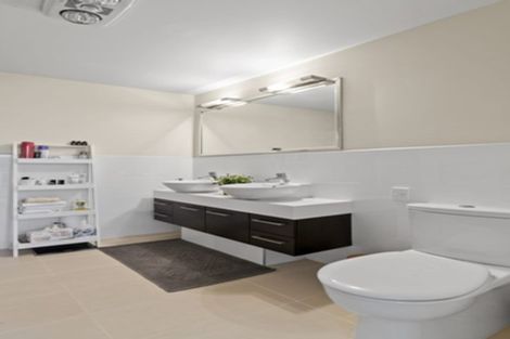 Photo of property in 1 Kensington Drive, Orewa, 0931