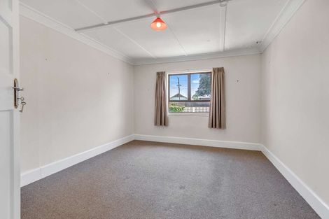 Photo of property in 32 Manuka Street, Castlecliff, Whanganui, 4501