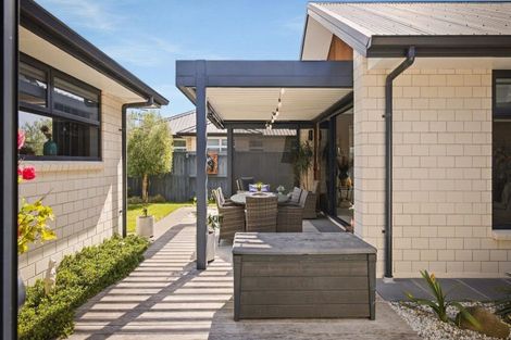Photo of property in 6 Sarcodia Place, Papamoa Beach, Papamoa, 3118