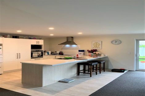 Photo of property in 15 Teatree Close, Huntington, Hamilton, 3210