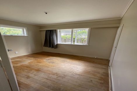 Photo of property in 8 Barron Drive, Green Bay, Auckland, 0604