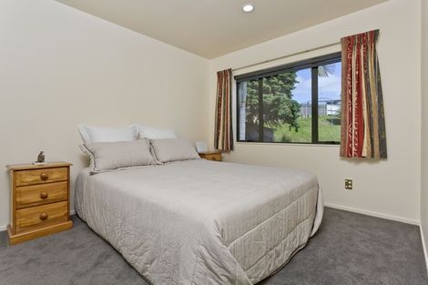 Photo of property in 1/177 Carlisle Road, Northcross, Auckland, 0632