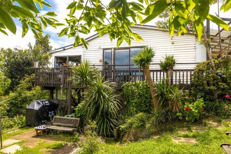 Photo of property in 1 Okoka Road, Omiha, Waiheke Island, 1081