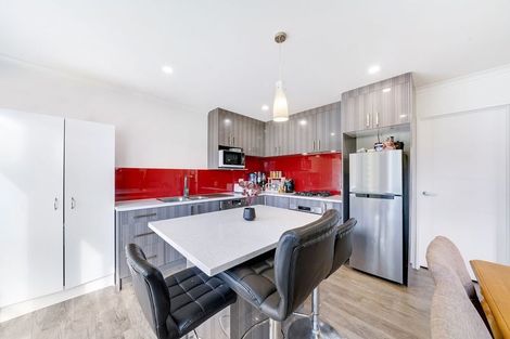 Photo of property in 4a Kelman Road, Kelston, Auckland, 0602