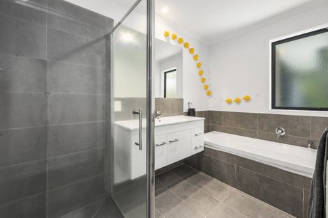 Photo of property in 10 Hamon Place, Pukehangi, Rotorua, 3015