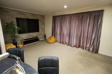 Photo of property in 21 Cleveland Heights, Kelvin Grove, Palmerston North, 4414