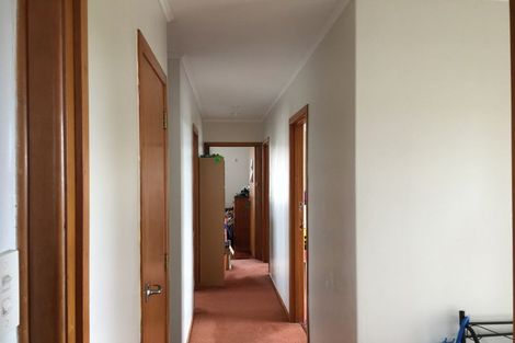 Photo of property in 34 Kirrie Avenue, Te Atatu South, Auckland, 0610