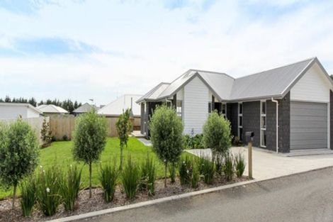 Photo of property in 2 Rayner Way, Glen Avon, New Plymouth, 4312
