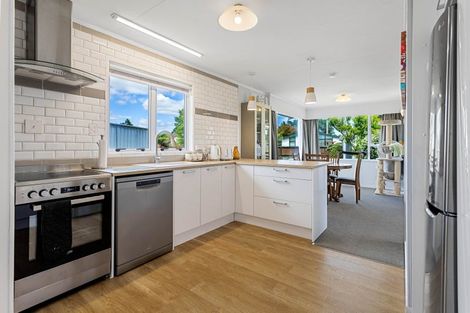 Photo of property in 28 Waianiwa Place, Tokoroa, 3420