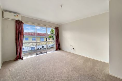 Photo of property in 6/45 Blockhouse Bay Road, Avondale, Auckland, 1026
