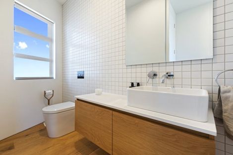 Photo of property in 211 Marine Parade, Mount Maunganui, 3116