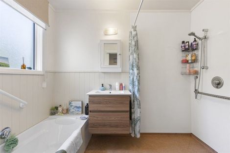 Photo of property in 2 Mclaughlins Lane, Westport, 7825