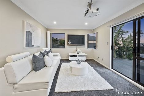 Photo of property in 8 Waikura Drive, Te Atatu Peninsula, Auckland, 0610