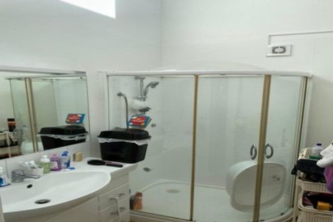 Photo of property in 1/106 Prince Regent Drive, Half Moon Bay, Auckland, 2012