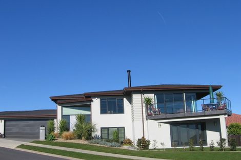 Photo of property in 27 Dunvegan Rise, East Tamaki Heights, Auckland, 2016