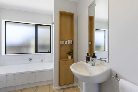 Photo of property in 19 Old Park Place, Takanini, 2112