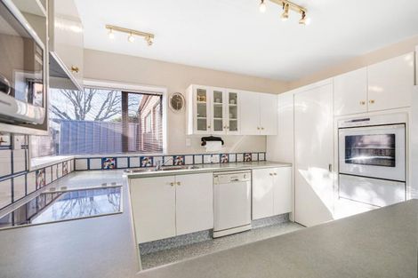 Photo of property in 2/433 Memorial Avenue, Burnside, Christchurch, 8053