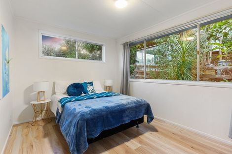 Photo of property in 22 Korotaha Terrace, Rothesay Bay, Auckland, 0630