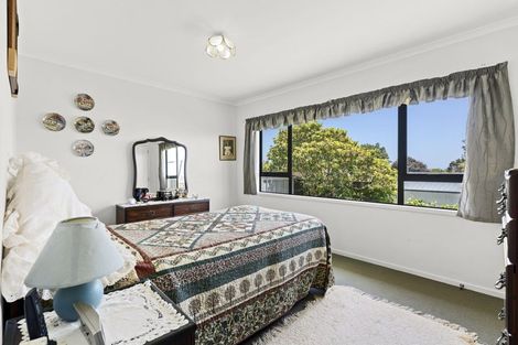 Photo of property in 11 Leon Place, Waitara, 4320