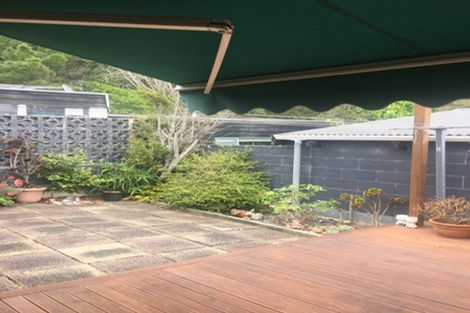 Photo of property in 2/13 Saddleback Rise, Murrays Bay, Auckland, 0630