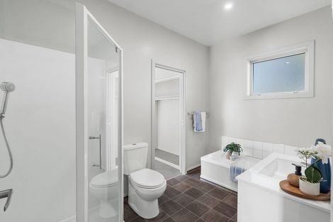 Photo of property in 5 Nortons Road, Avonhead, Christchurch, 8042