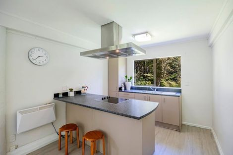 Photo of property in 14 Eugen Place, Bayview, Auckland, 0629