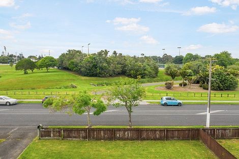Photo of property in 14 Boundary Road, Clover Park, Auckland, 2019