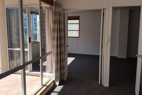 Photo of property in 8a Madeira Lane, Grafton, Auckland, 1023