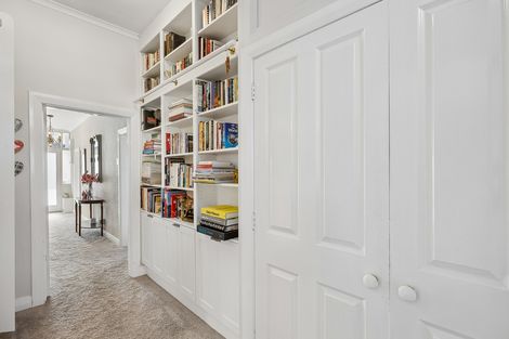 Photo of property in 17 Sandringham Street, Saint Clair, Dunedin, 9012
