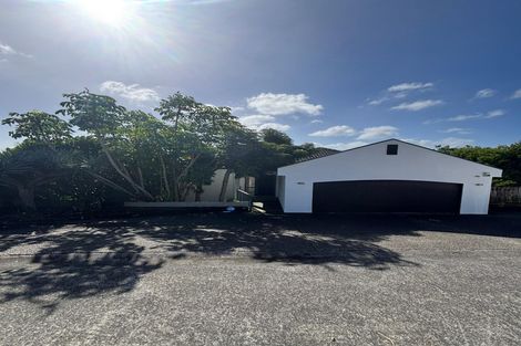 Photo of property in 132 Redoubt Road, Goodwood Heights, Auckland, 2105