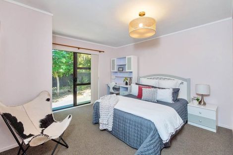 Photo of property in 2/3 Aorangi Place, Birkenhead, Auckland, 0626