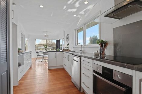 Photo of property in 6 Aotea Place, Chedworth, Hamilton, 3210