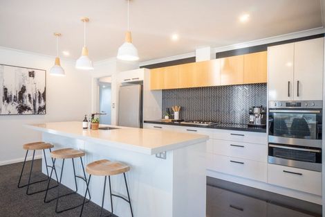 Photo of property in 3 Stratford Court, Fitzherbert, Palmerston North, 4410