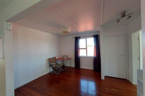 Photo of property in 132 Pioneer Road, Moturoa, New Plymouth, 4310