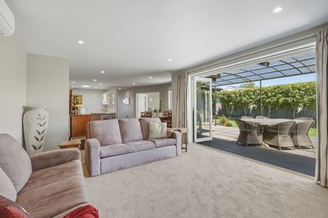 Photo of property in 28 Chesterfield Place, Rangiora, 7400