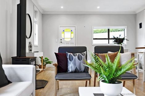 Photo of property in 16 Hudson Street, Island Bay, Wellington, 6023