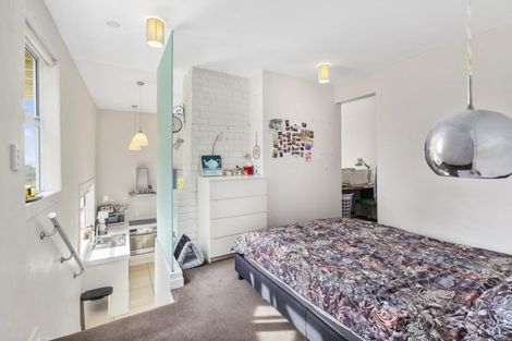 Photo of property in 27 Garden Road, Northland, Wellington, 6012