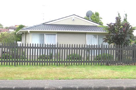 Photo of property in 42 Kirby Street, Glendene, Auckland, 0602