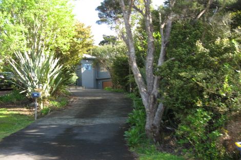 Photo of property in 24 Rauhuia Crescent, Parau, Auckland, 0604