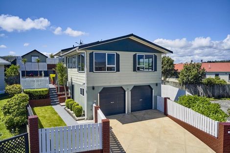 Photo of property in 25 Clipper Street, Titahi Bay, Porirua, 5022